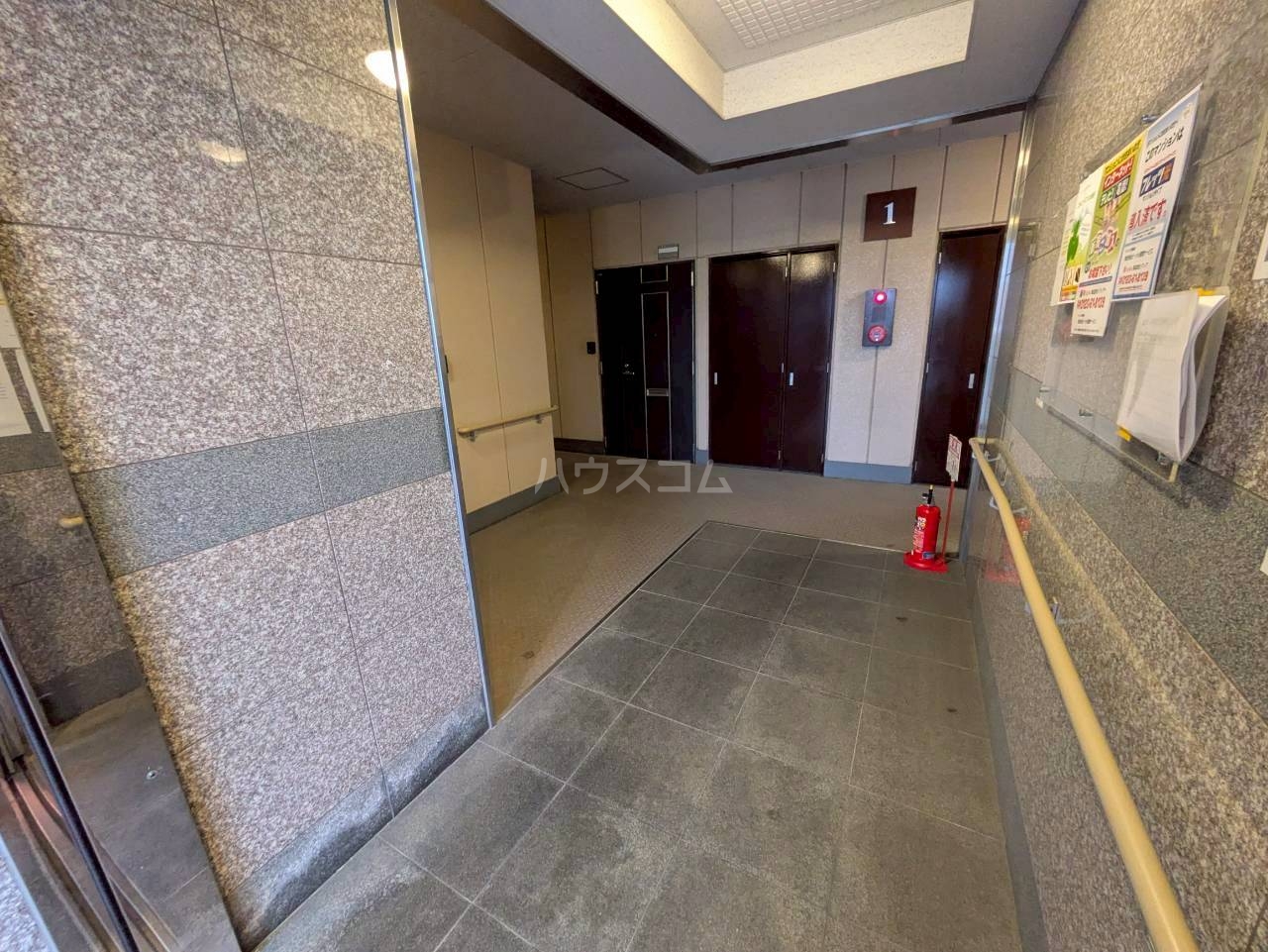 2/8 エントランス