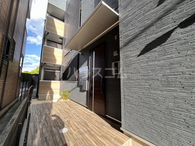 25/28 エントランス