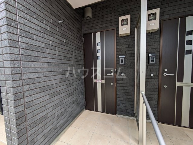 17/27 エントランス