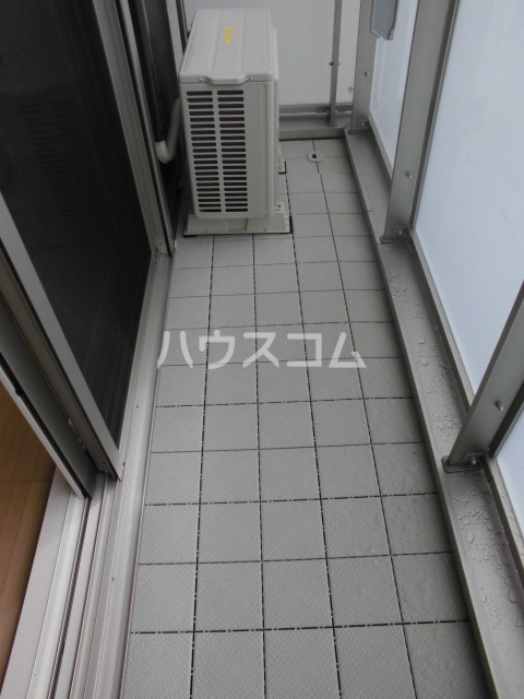 18/27 バルコニー