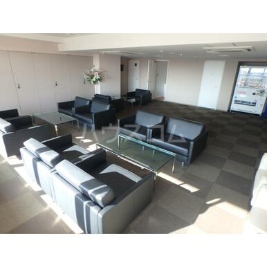 21/30 エントランス