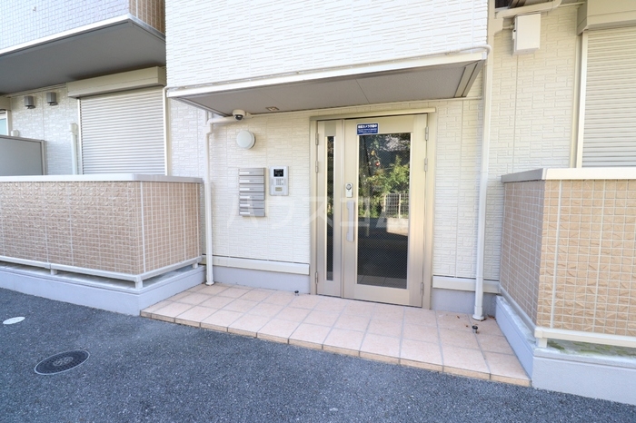 16/26 エントランス