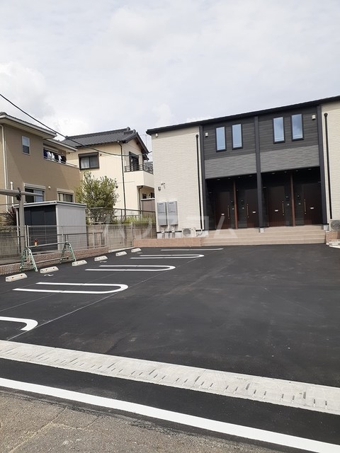 14/23 駐車場