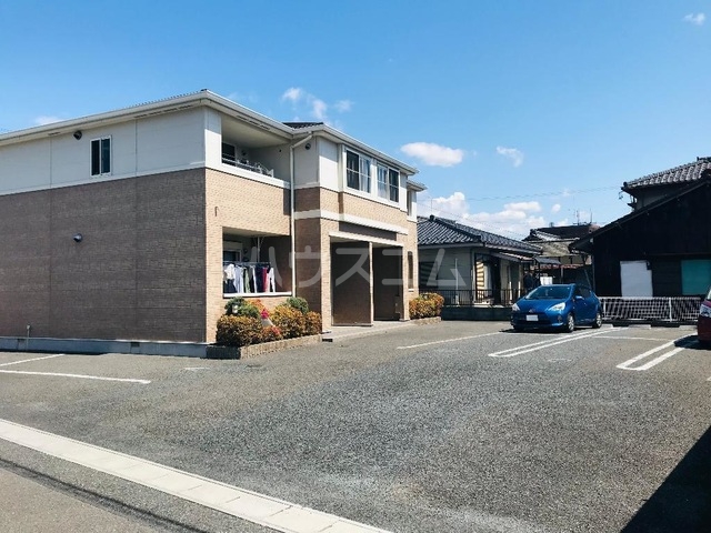 2/3 駐車場