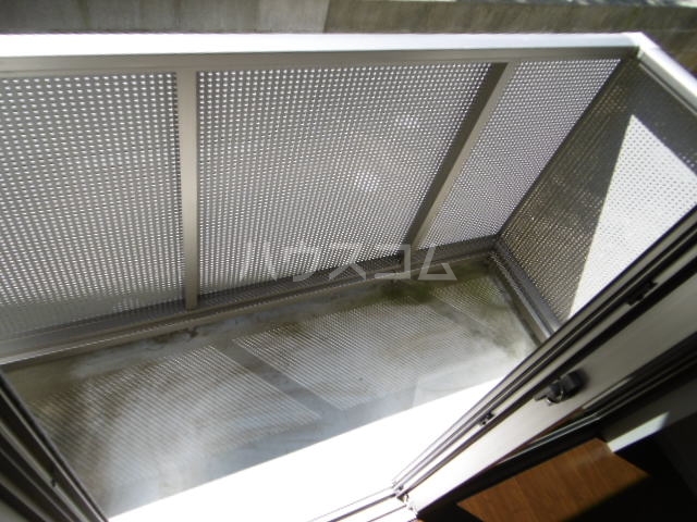 18/23 バルコニー