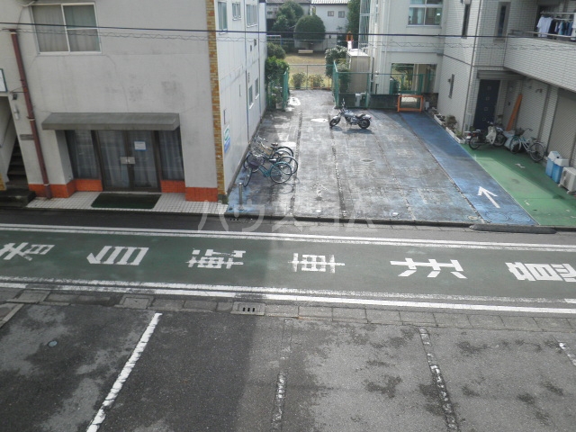 22/30 駐車場