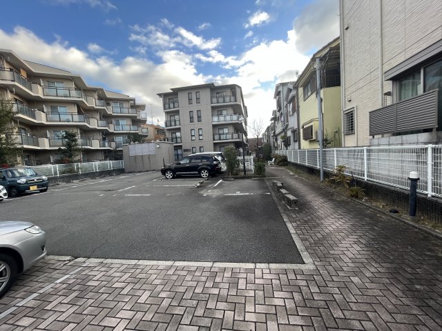 21/30 駐車場