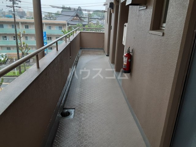 21/25 エントランス