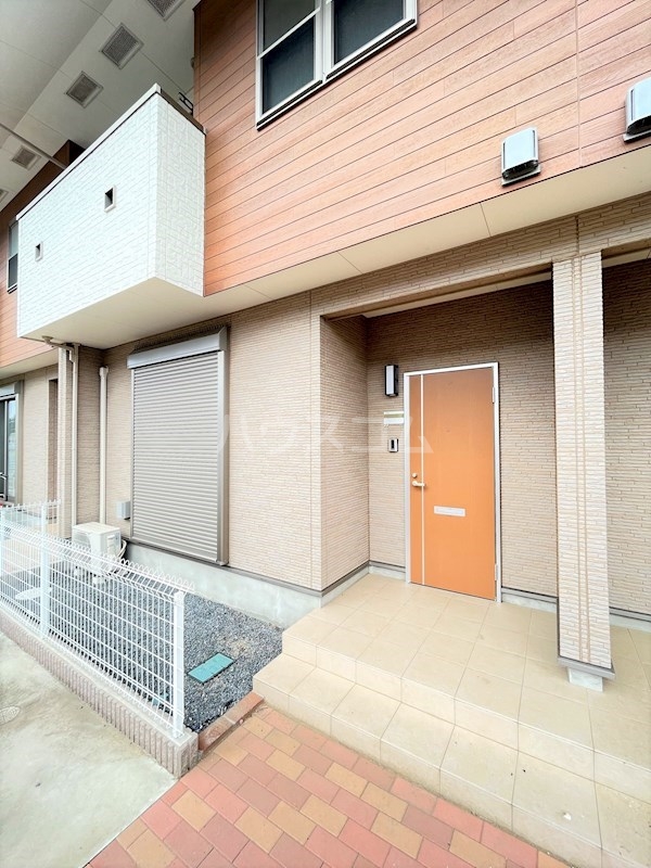 21/27 エントランス