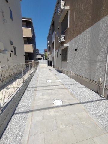 21/30 エントランス