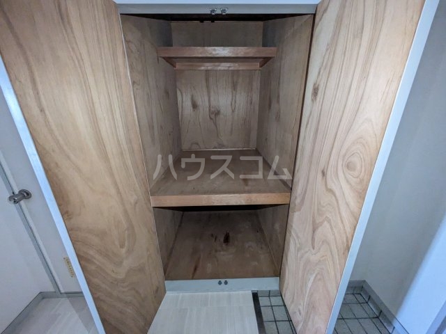 13/30 収納