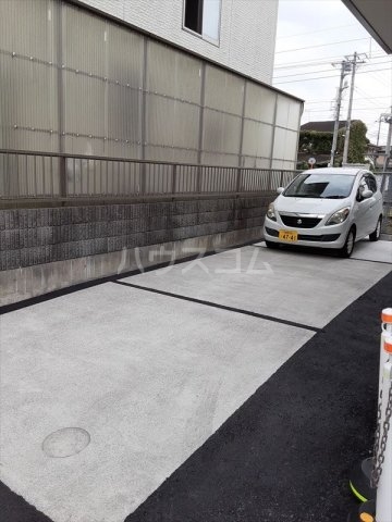 23/30 駐車場