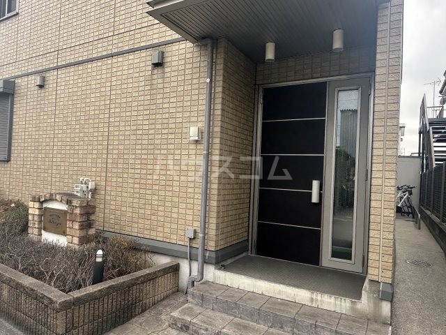 28/30 エントランス