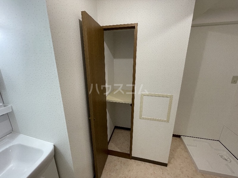 13/30 収納