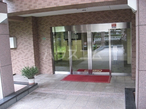 21/29 エントランス