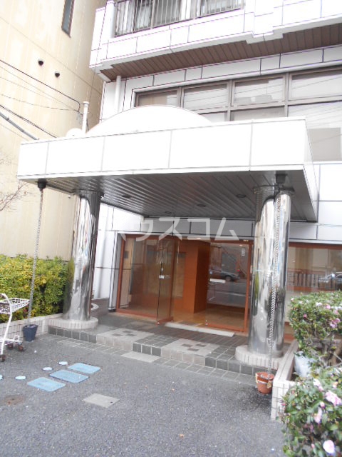 20/27 エントランス