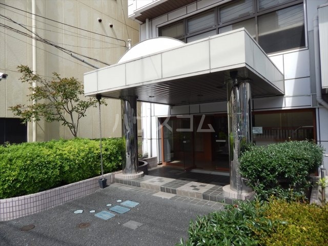 22/29 エントランス