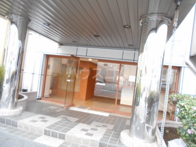 20/27 エントランス