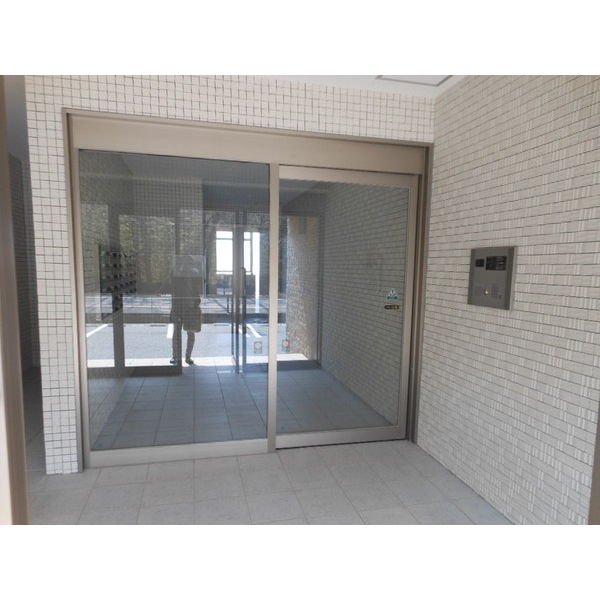 19/28 エントランス