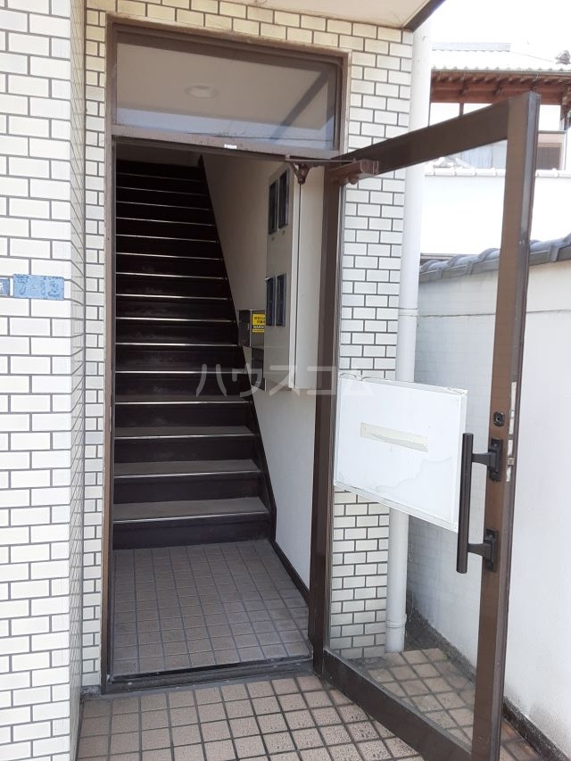 19/22 エントランス