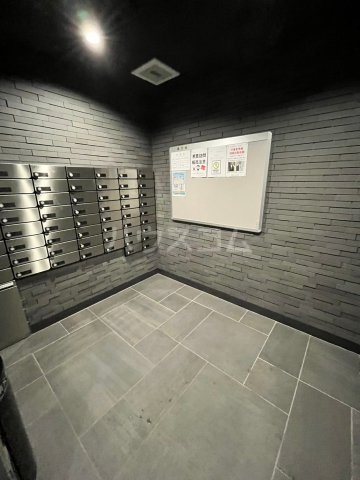 24/30 エントランス