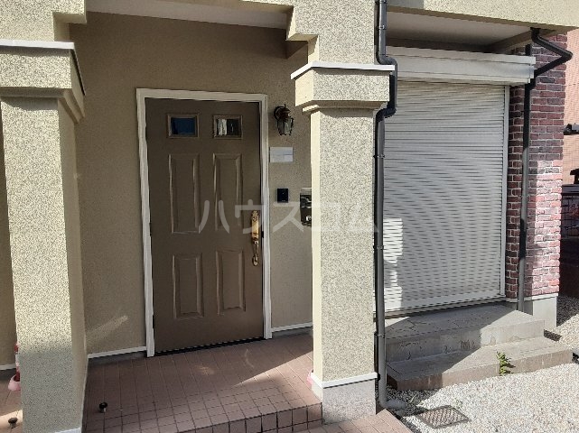 26/30 エントランス