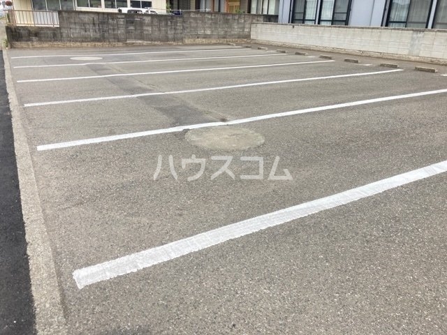 2/5 駐車場