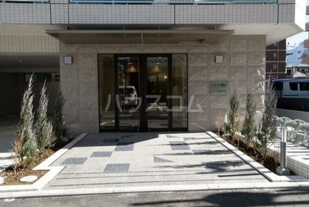 17/23 エントランス