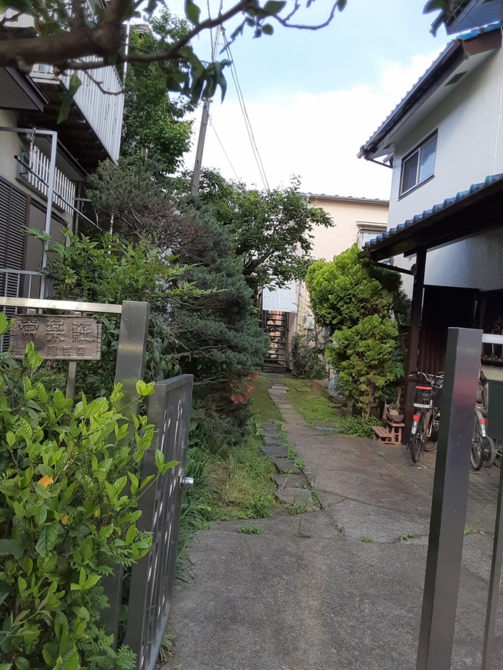 2/3 エントランス