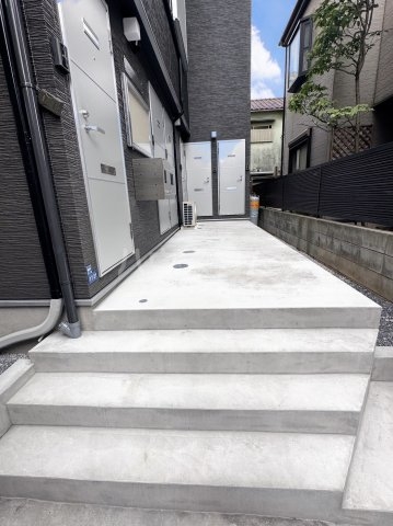 22/24 エントランス