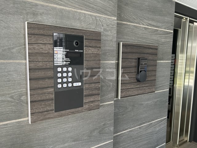 2/2 エントランス