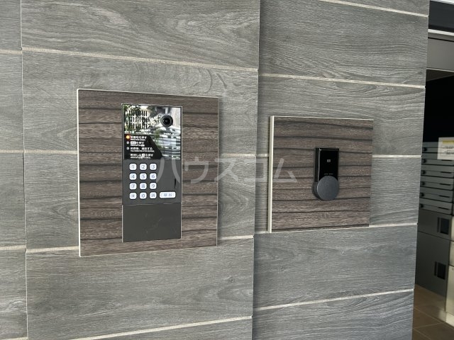 13/13 エントランス