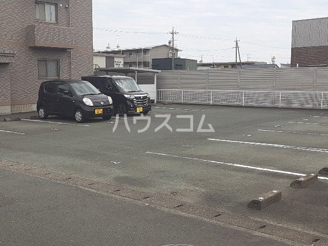 17/23 駐車場