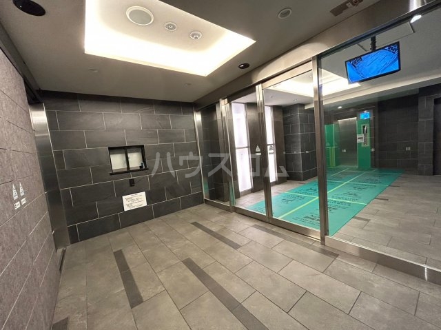 26/30 エントランス