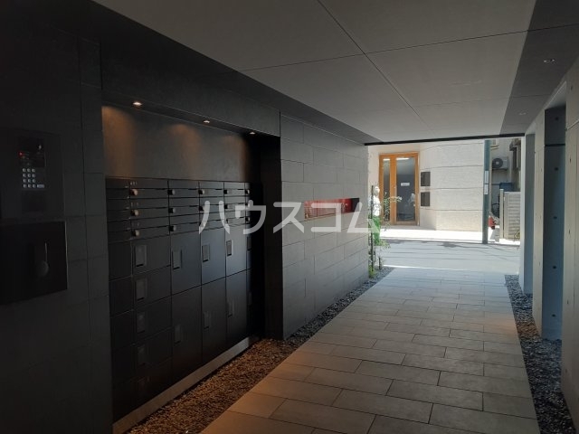 13/17 エントランス