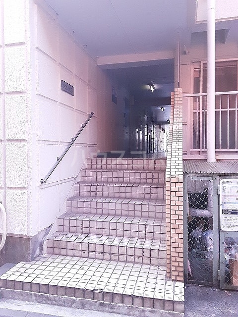 22/29 エントランス