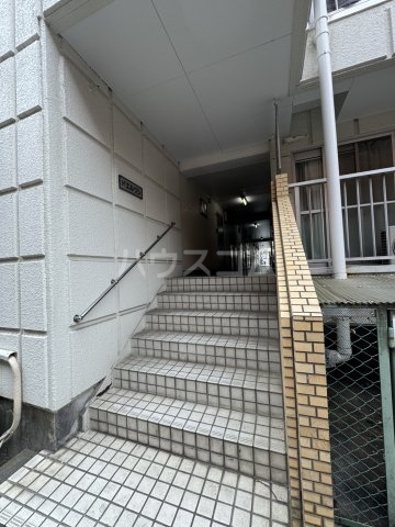 22/29 エントランス