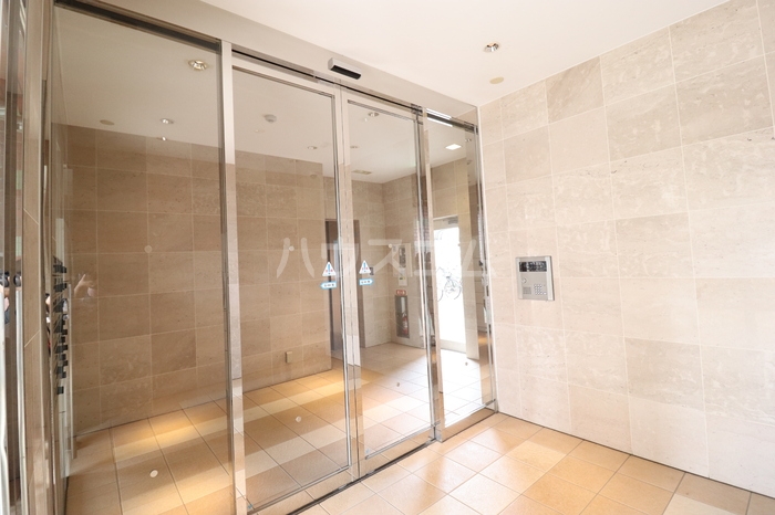 17/25 エントランス