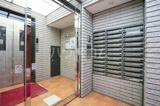 14/14 エントランス