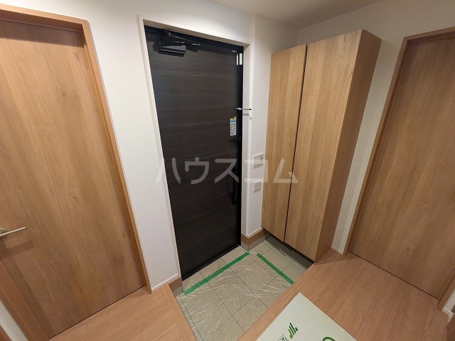 16/30 玄関