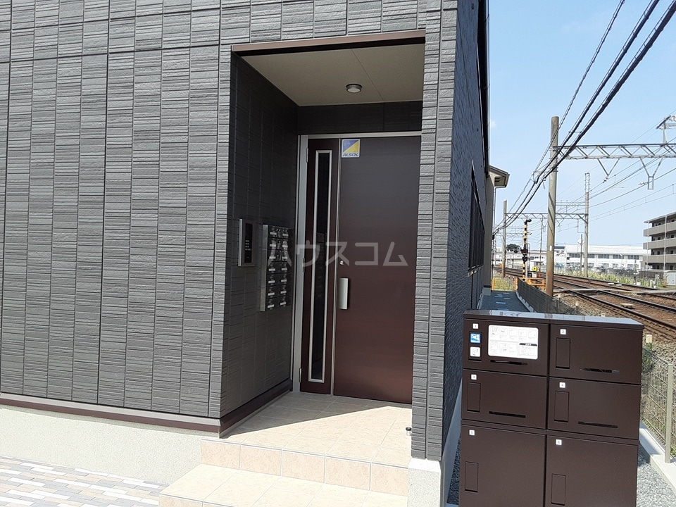 27/30 エントランス