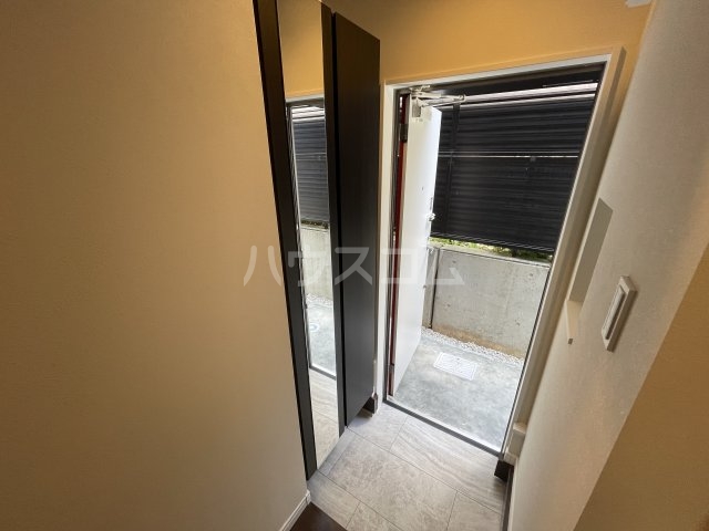 25/30 エントランス