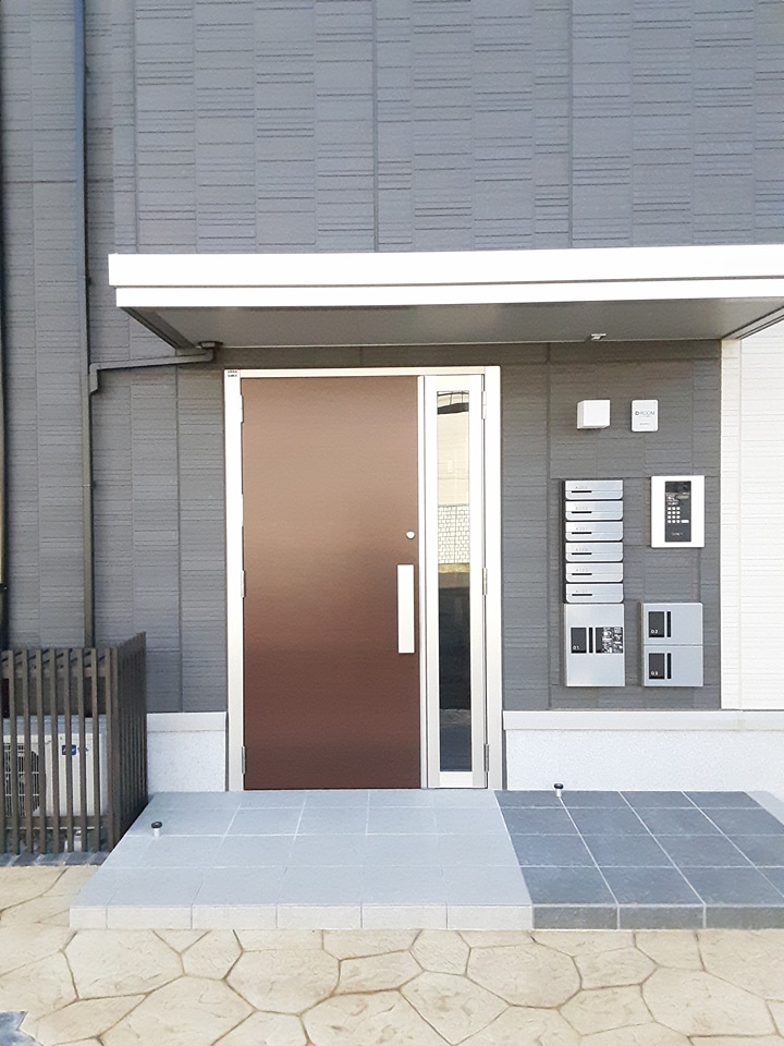 24/30 エントランス