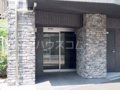 28/30 エントランス