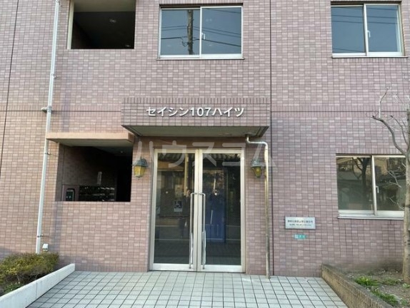 2/5 エントランス