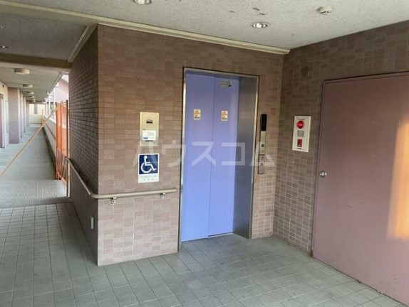 3/5 エントランス