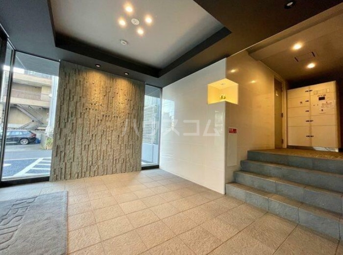 15/22 エントランス