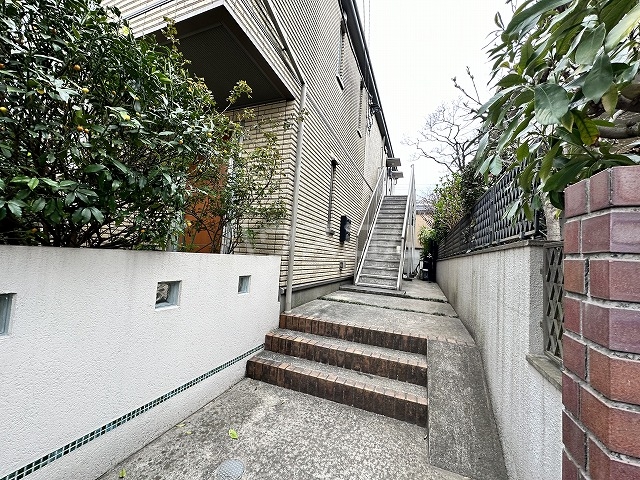 21/29 エントランス