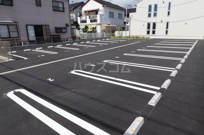 28/30 駐車場