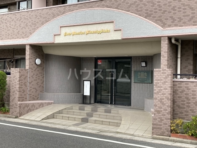 23/24 エントランス
